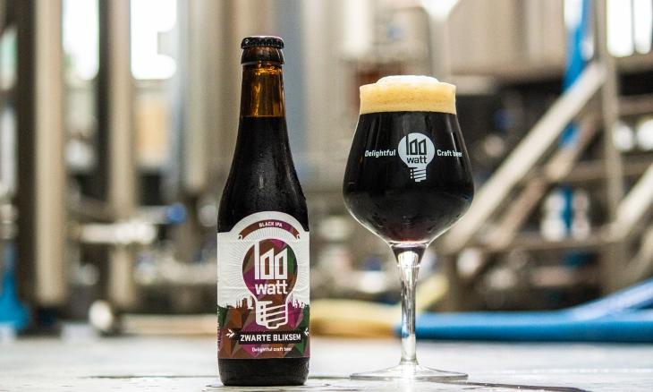 100 Watt Zwarte Bliksem flesje en glas